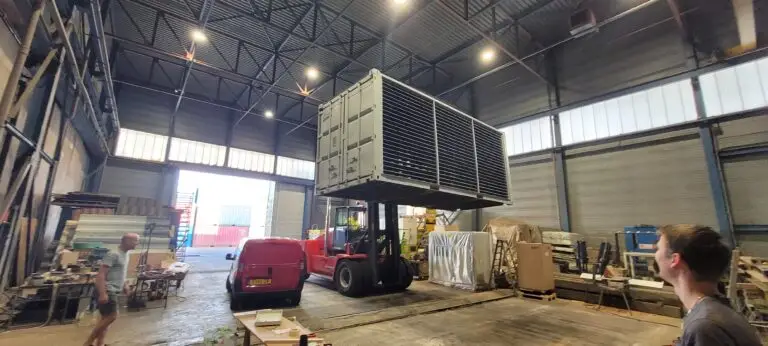 Hamus hosting building new containers for miner hosting.